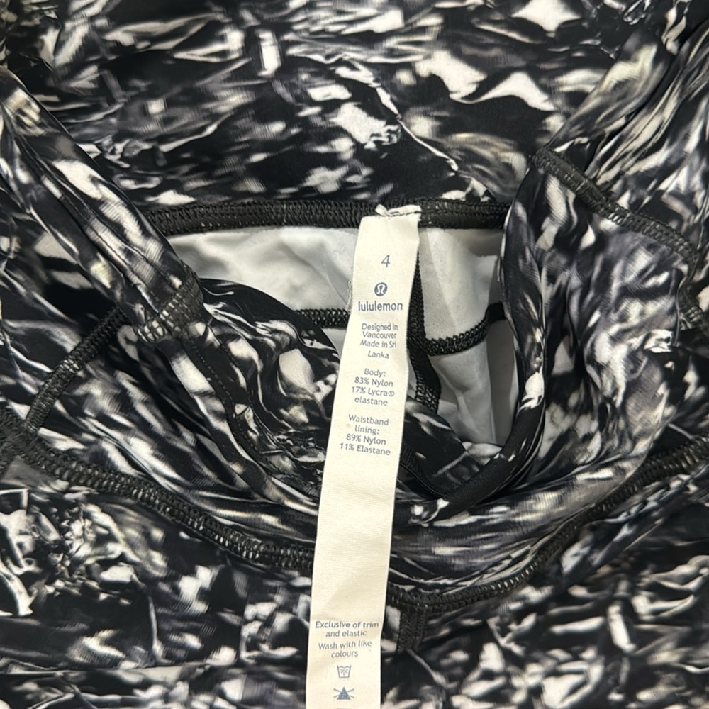 • Lululemon • Fast & Free 7/8 Tight II *Nulux 25" Liquid Platinum Alpine White 4 - Picture 4 of 5